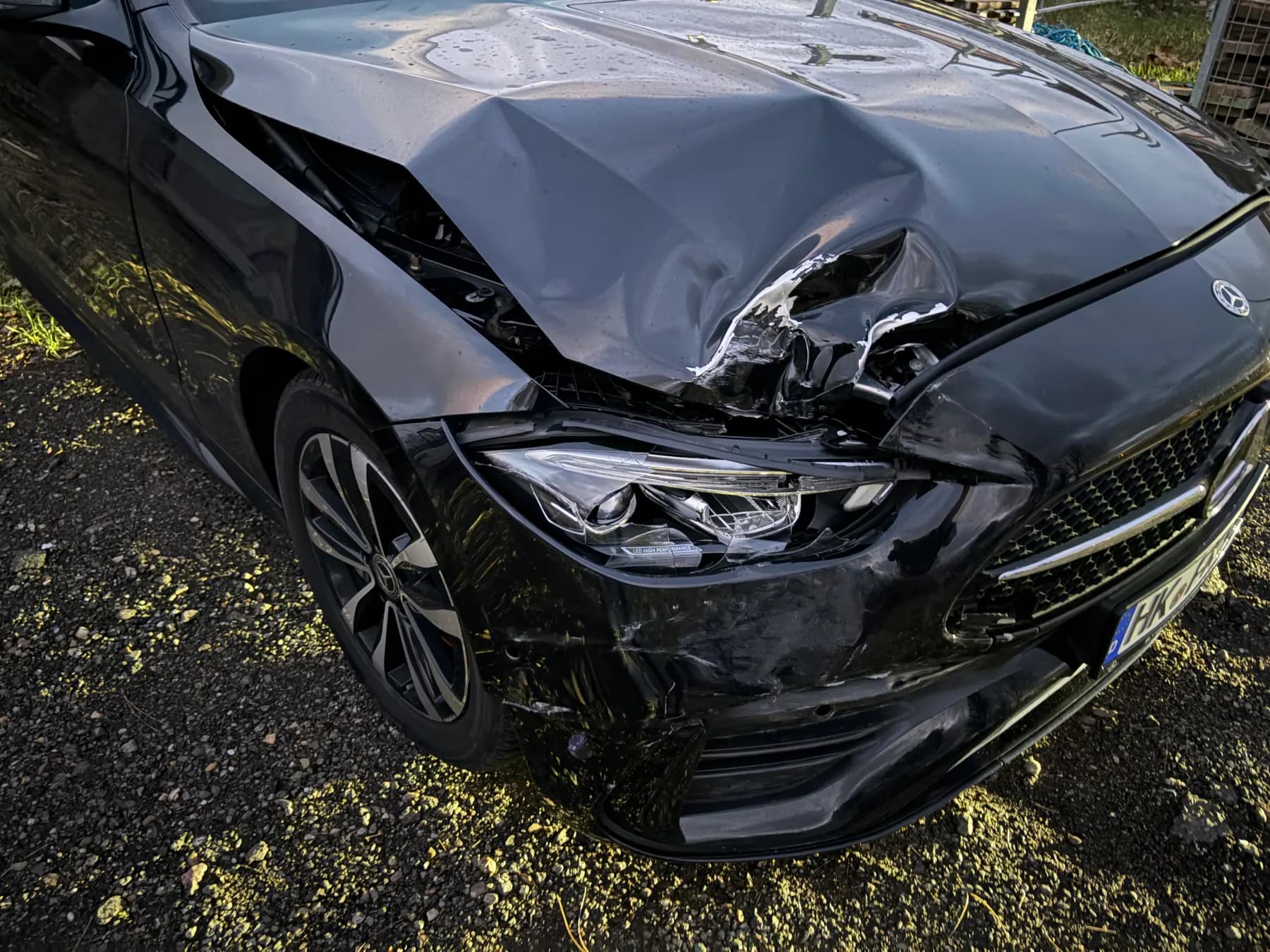 Dokumentierter Unfallschaden als Fallbeispiel für ein Unfallschadengutachten.