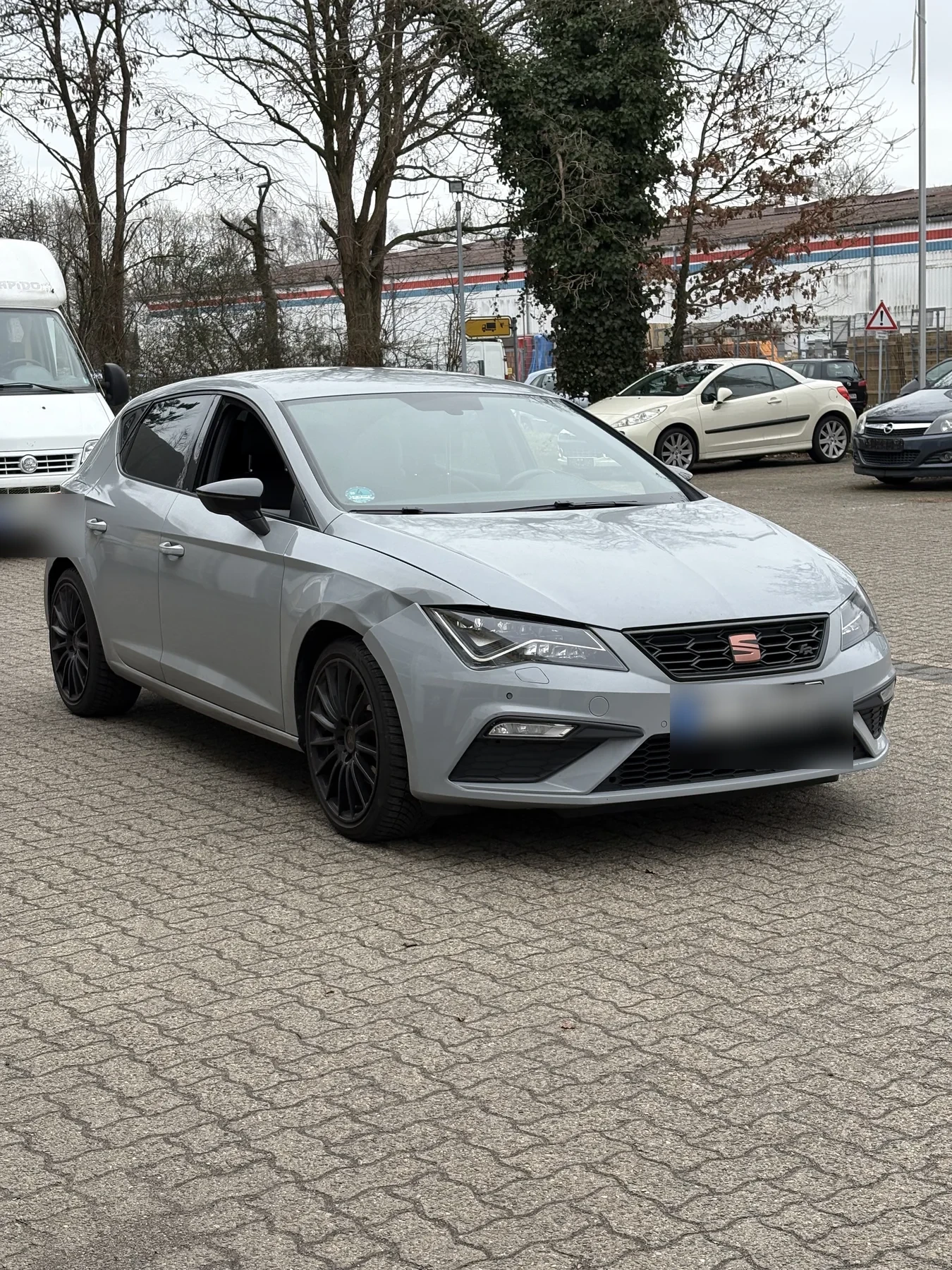 NordExpert bei der Begutachtung eines Fahrzeugs