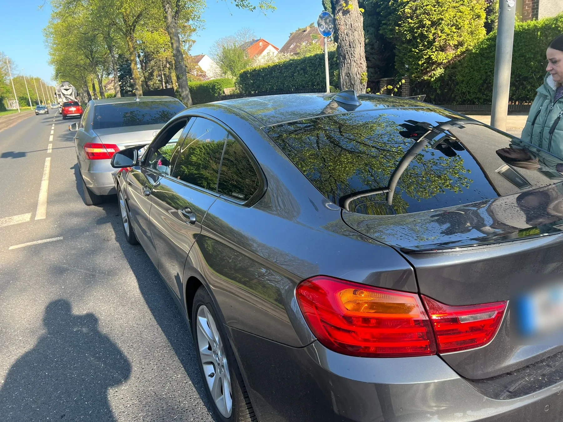 Mercedes mit Heckschaden nach Auffahrunfall